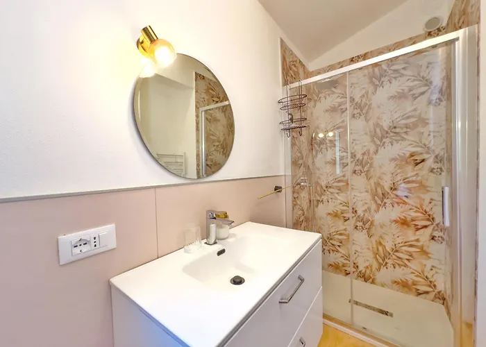 Behappy 3 Ensuite Bedrooms Near Rizzoli 아파트 볼로냐